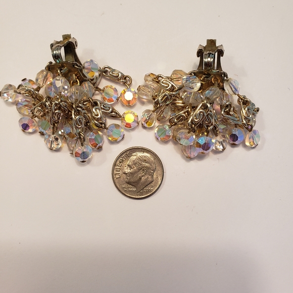 Vintage signed Laguna waterfall clip on earrings - Picture 2 of 3